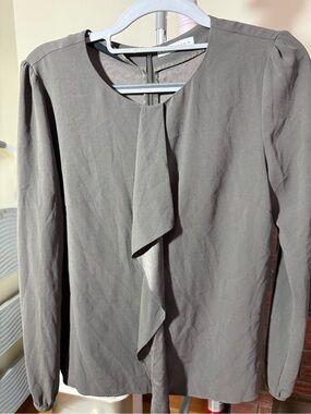 Estnation Ruffled Blouse in Granite